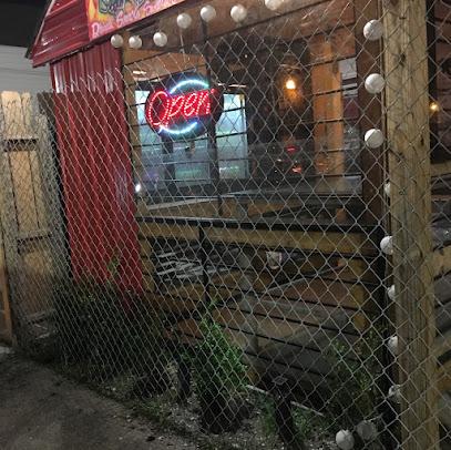 Le Marché Fructueux Market & Pink Hummingbird Boutique/Gift Shop