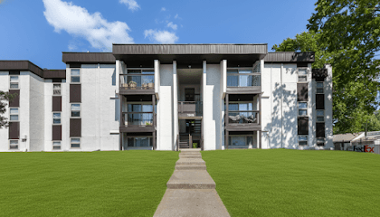 Legend Oaks Apartments (Gated Community)